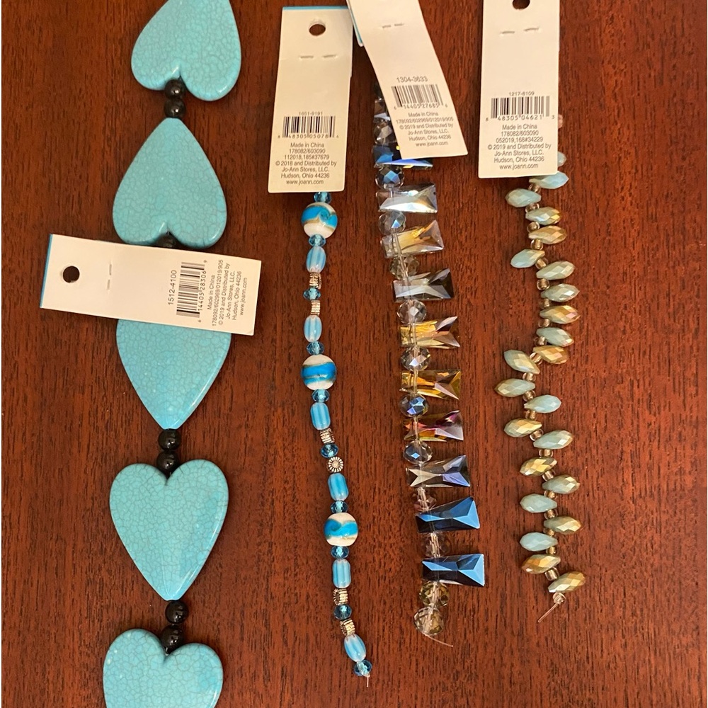 Hildie & Jo Blue beads. - Picture 7 of 12